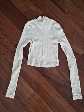 PrettyLittleThing Cream Ribbed Mock Neck Long Sleeve Crop Top - Size 0